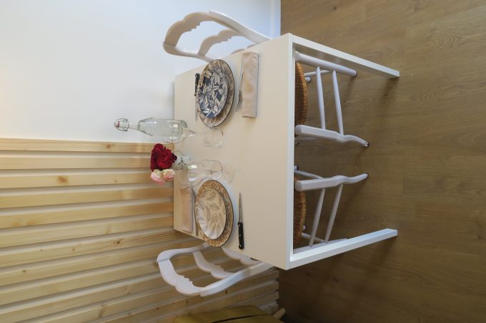 Nidou-le-gite—espace-repas–Puymaurin-Comminges-Pyrenees