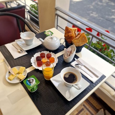PHOTO-PETIT-DEJEUNER