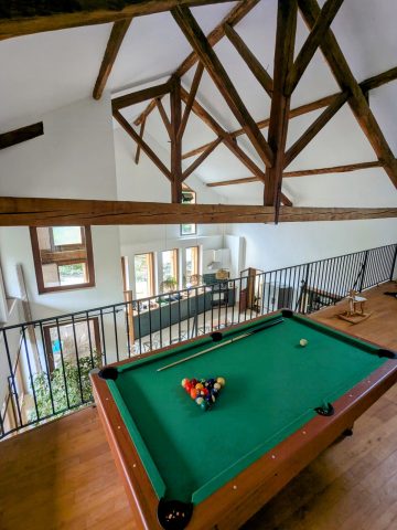 PXL-20250817-154025176-2