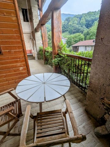 PXL-20250817-165513633-2