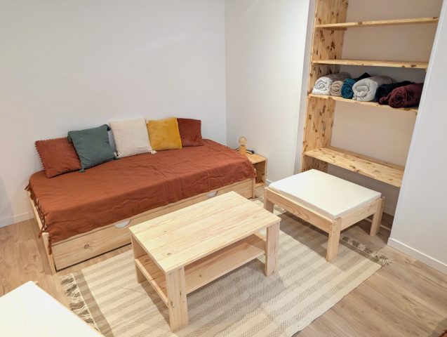 PXL-20251222-093021030