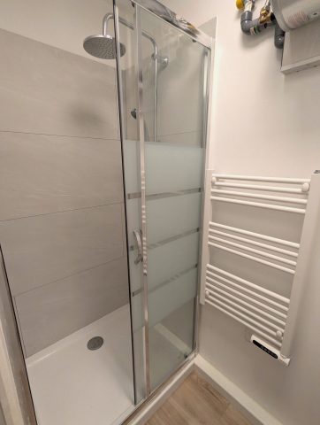 PXL-20251222-093127798