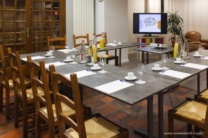 Salle-de-Reunion-Le-Commerce-N-2