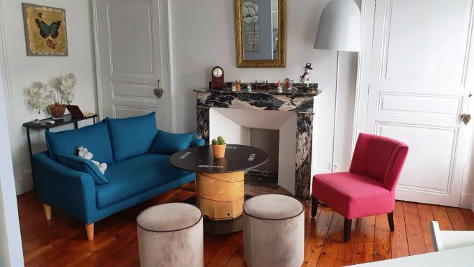 appartement-4-personnes-64-avenue-marechal-foch-luchon-salon-bois2-petit-pyrenees31–2—-Copie