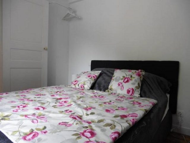 appartement-4-personnes-64-avenue-marechal-foch-luchon-salon-bois2-petit-pyrenees31–3—-Copie