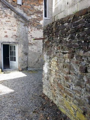 appartement-4-personnes-64-avenue-marechal-foch-luchon-salon-bois2-petit-pyrenees31–7-