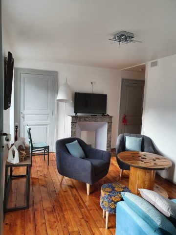appartement-64-avenue-marechal-foch-luchon-salon-bois-petit-pyrenees31