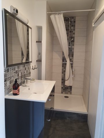 appartement-64-avenue-marechal-foch-luchon-sdb-petit-pyrenees31