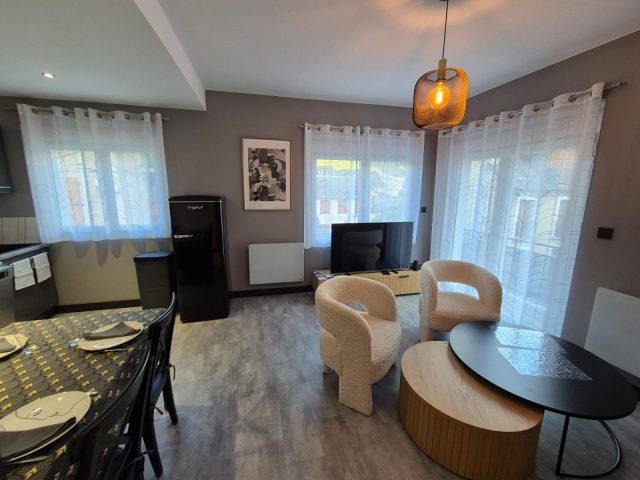 appartement-bolzoni-t3-luchon–sejour-pyrenees31–1-