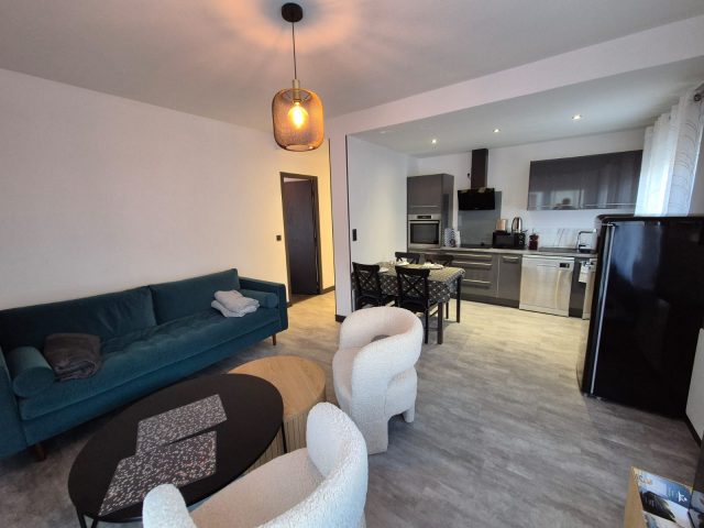 appartement-bolzoni-t3-luchon–sejour-pyrenees31–2-