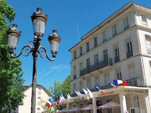 appartement-residence-facade-le-royal-luchon-401-pyrenees31-2