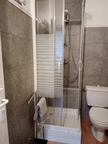 appartement-saoussat-sdb-maison-luchon-pyrenees31