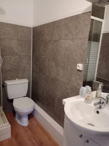 appartement-saoussat-sdb-wc-maison-luchon-pyrenees31
