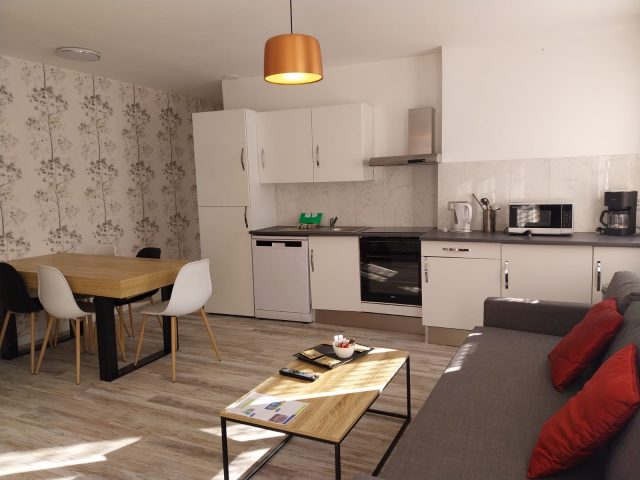 appartement-t4-cuisine-le-royal-luchon-401-pyrenees31-2