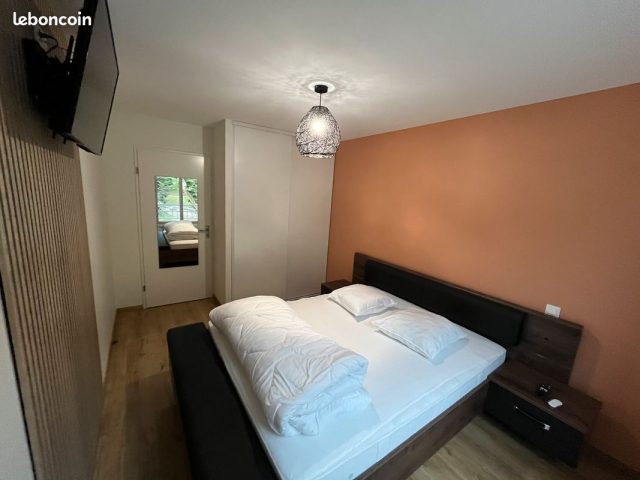 c617b378679f3758688fe7807d993045d13ad04b