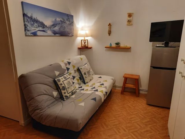 ead489ba-aab5-43ba-a736-47f1d8f1626b