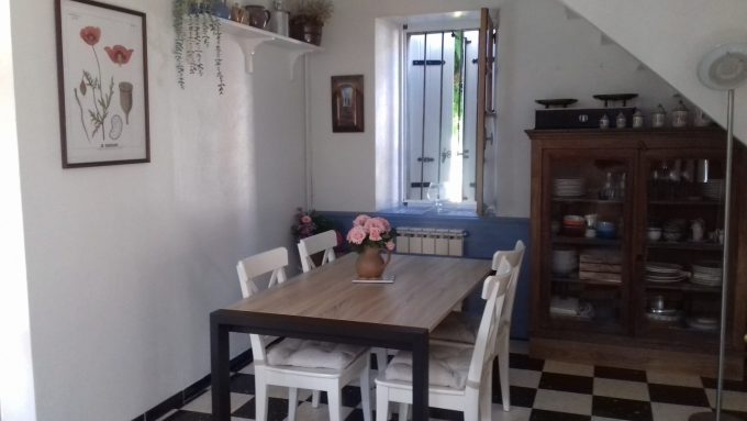 salle-a-manger-avec-sa-table-a-rallonges–8-couverts-