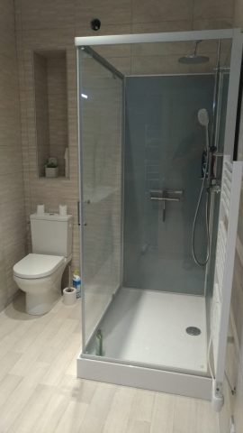 sdb-photo1-maison-chiquita-LUCHON