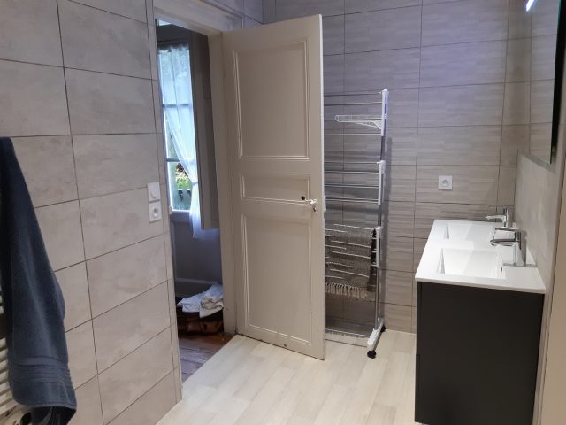 sdb-photo2-maison-chiquita-LUCHON