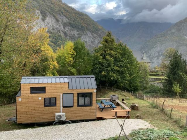 tiny-housse-le-baluchon-bezin-garraux-vue-pyrenees31-2-